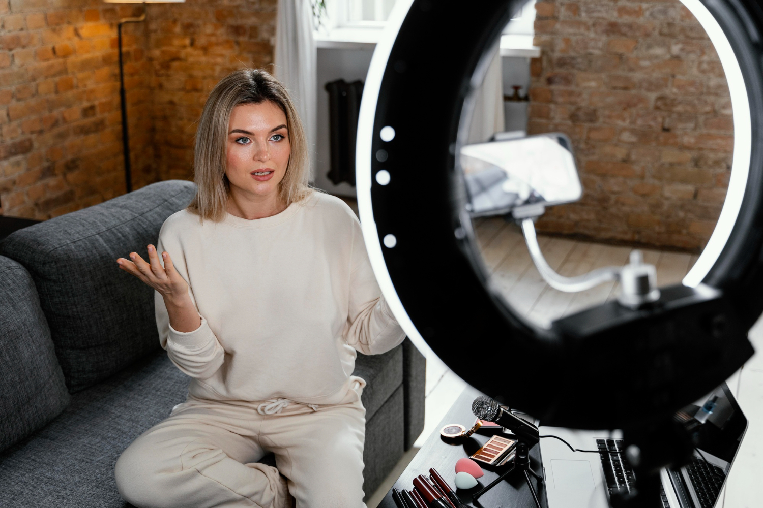 Luci per video: kit compatti e regolazioni in base all’ambiente